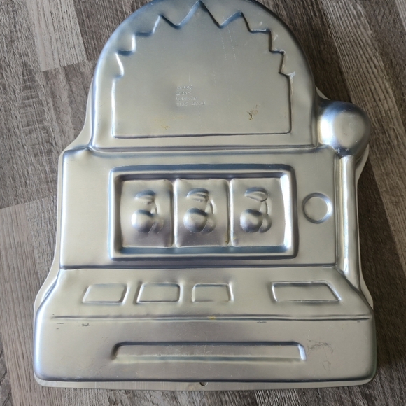 Vintage 1998 Wilton Vegas Theme Cake Pan Birthday Party Fun Baking - Picture 6 of 6